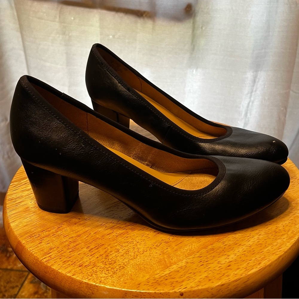 Naturalizer Black Heels Sz 8